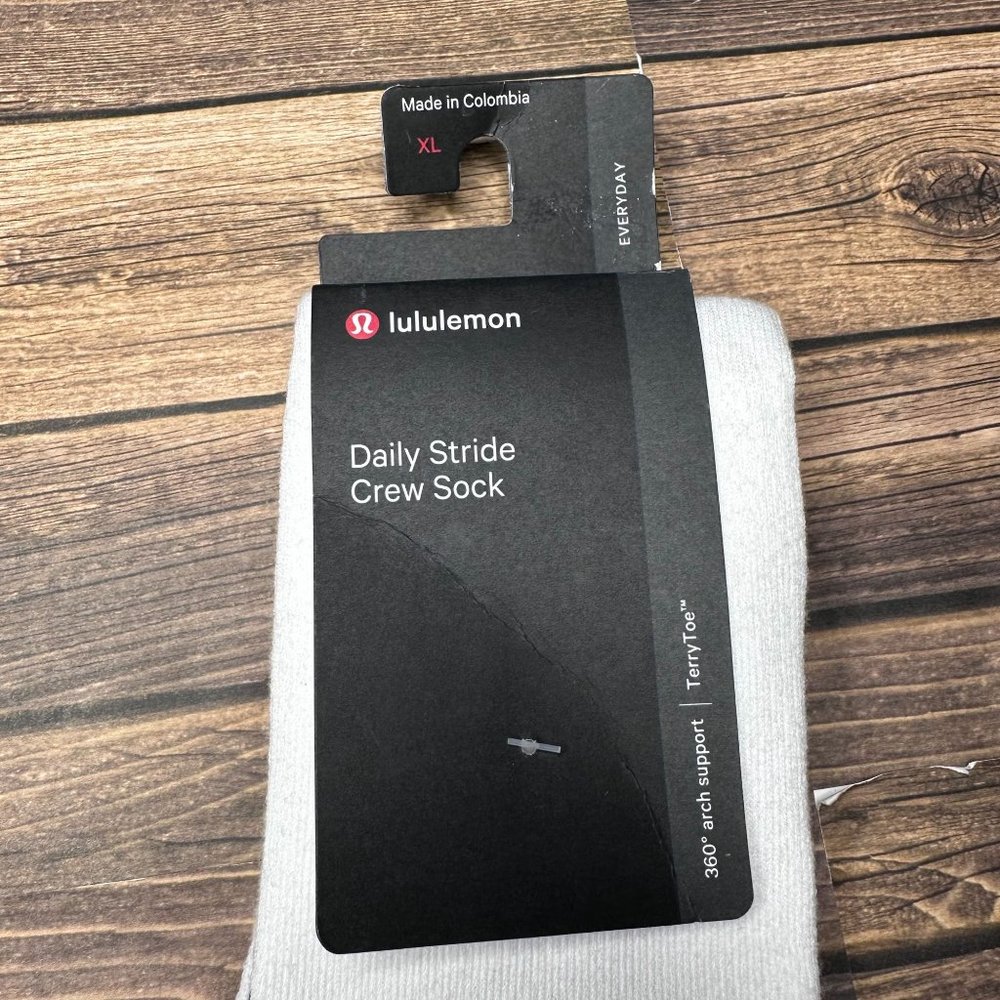 Lululemon Men's Daily Stride Crew Sock *Stripe NWT Size XL (Rainbow White) - Picture 2 of 11